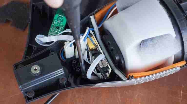 Vibrationssensor für Autozubehör, elektronisches Bauteil für die Fahrzeugsicherheit und -überwachung.